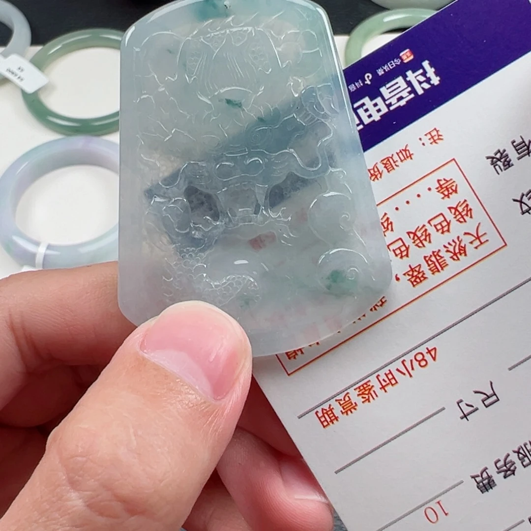 颈饰未镶嵌翡翠54.6*41.0*3.7