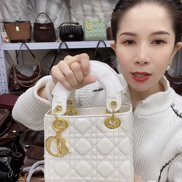 蚕丝小牛剖层皮革PU大