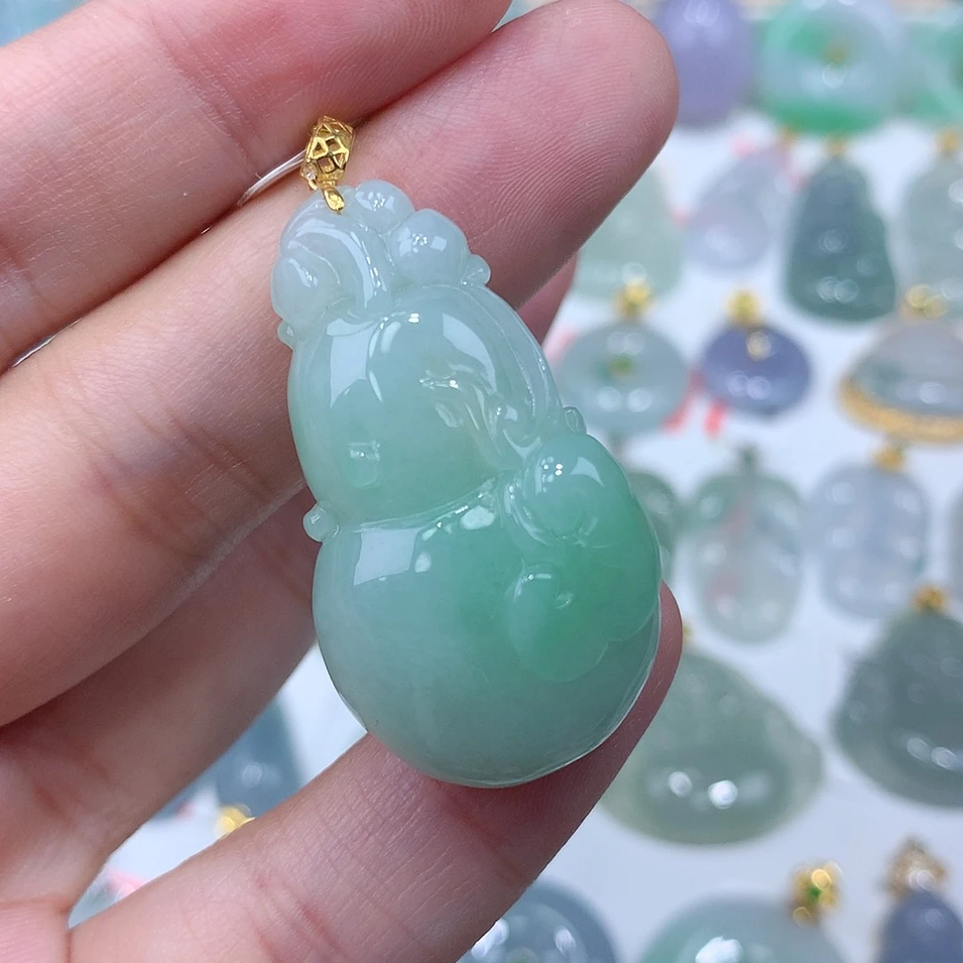 翡翠颈饰18K金镶嵌葫芦