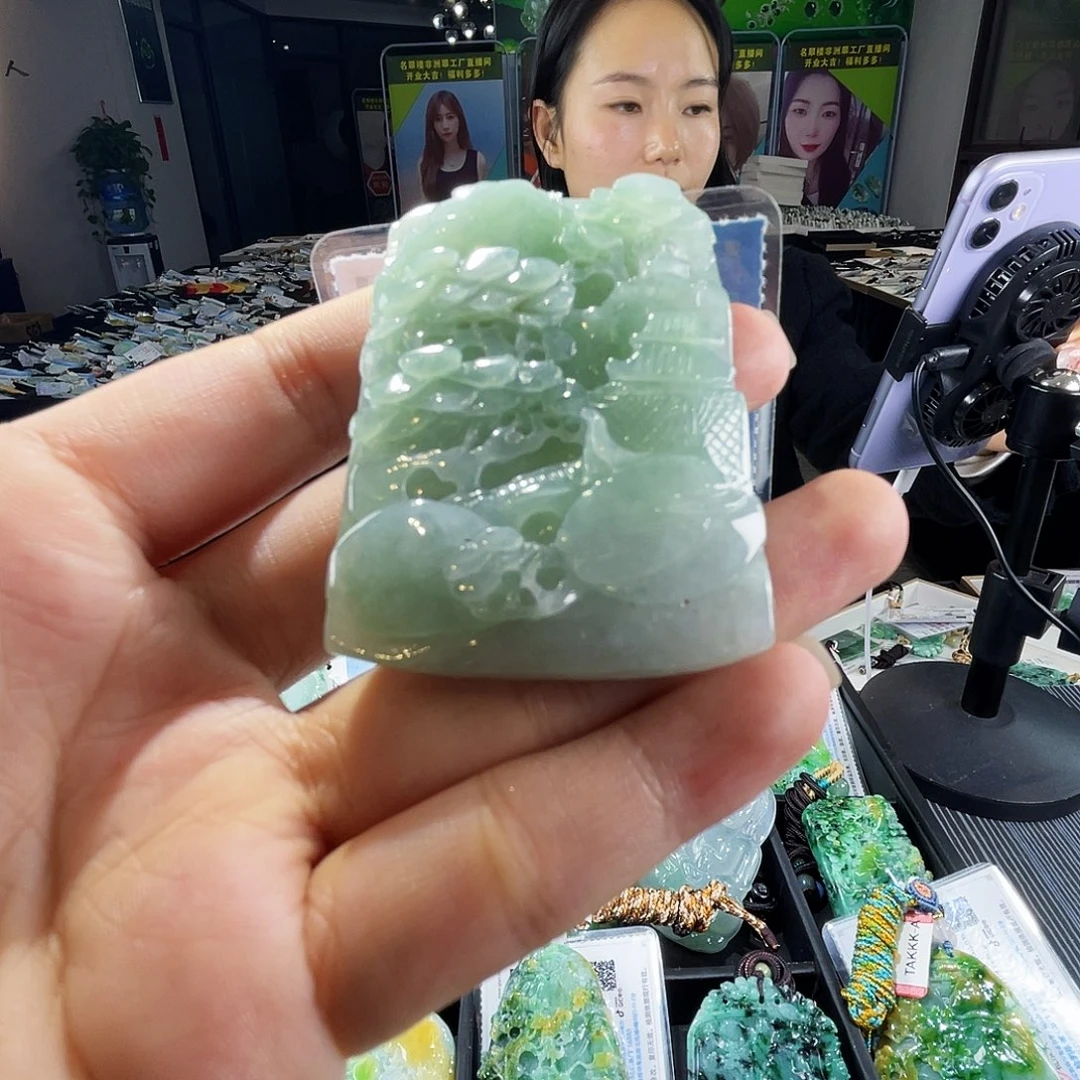 颈饰未镶嵌翡翠一