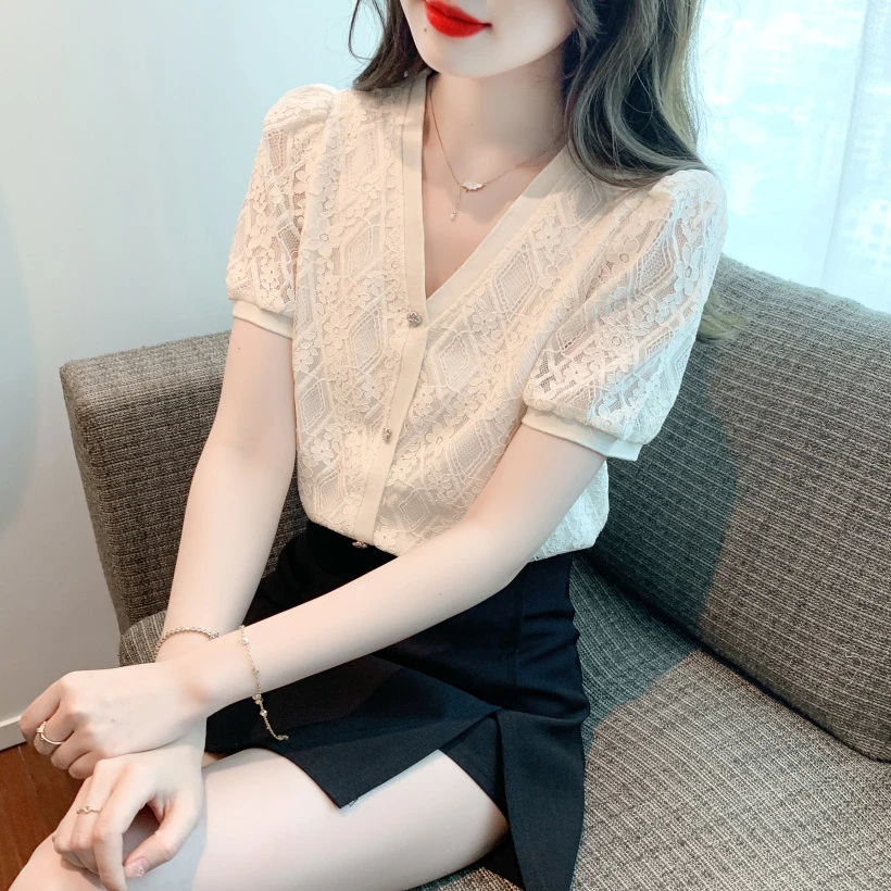 2025夏季新款高级感法式泡泡短袖蕾丝衫女装洋气高端气质V领上衣