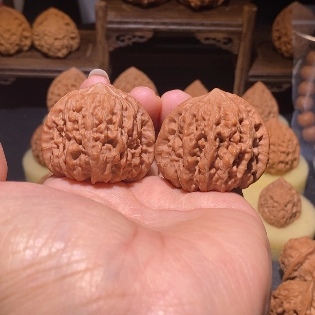 文玩核桃吊坠平谷凹底42