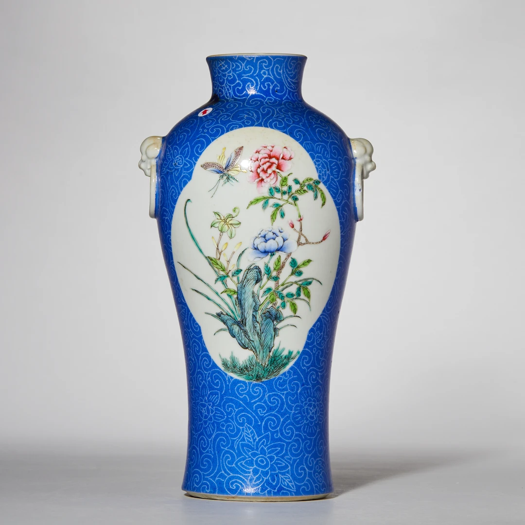 3418民国・轧道粉彩开窗花卉纹兽耳衔环瓶【古董拍卖】