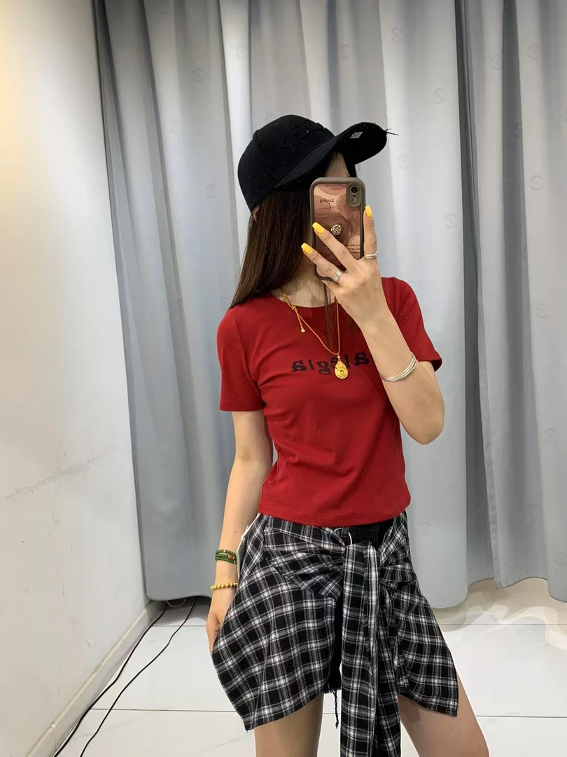 可米 新款 夏季显瘦短款修身后背破洞字母小T恤 8863（衣长50）