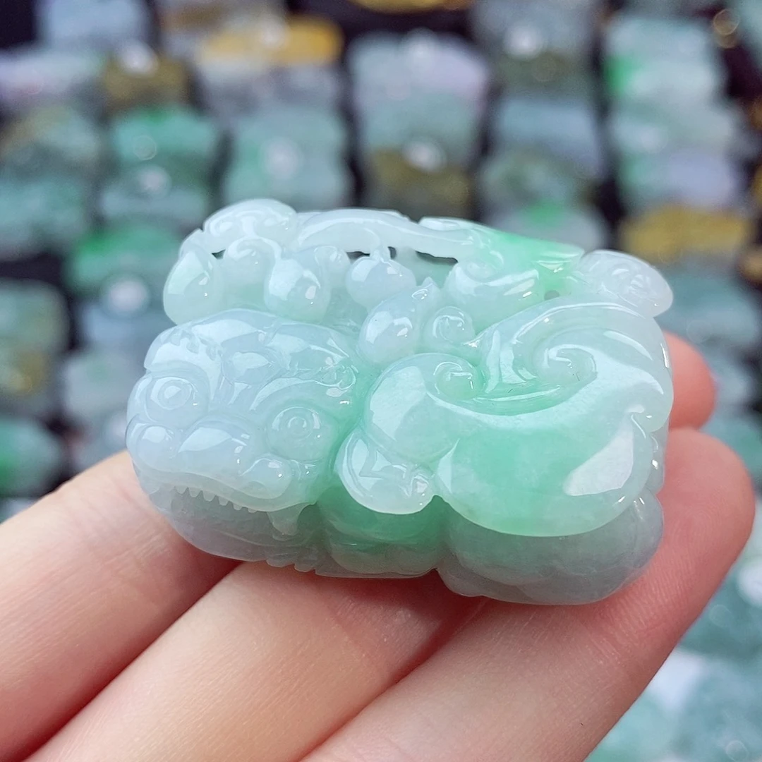 颈饰未镶嵌翡翠天然