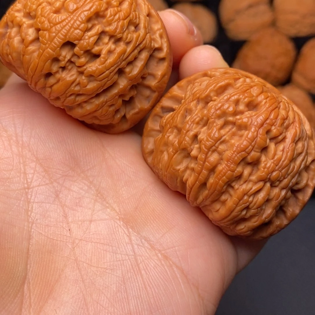 文玩核桃把件秦岭野生核桃
