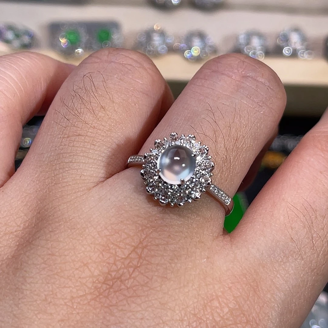 翡翠18K金镶嵌戒指玻璃种冰蛋