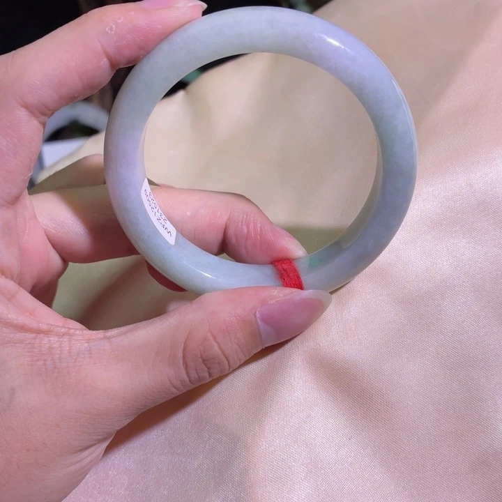 定制翡翠未镶嵌天然翡翠A货毛胚手镯