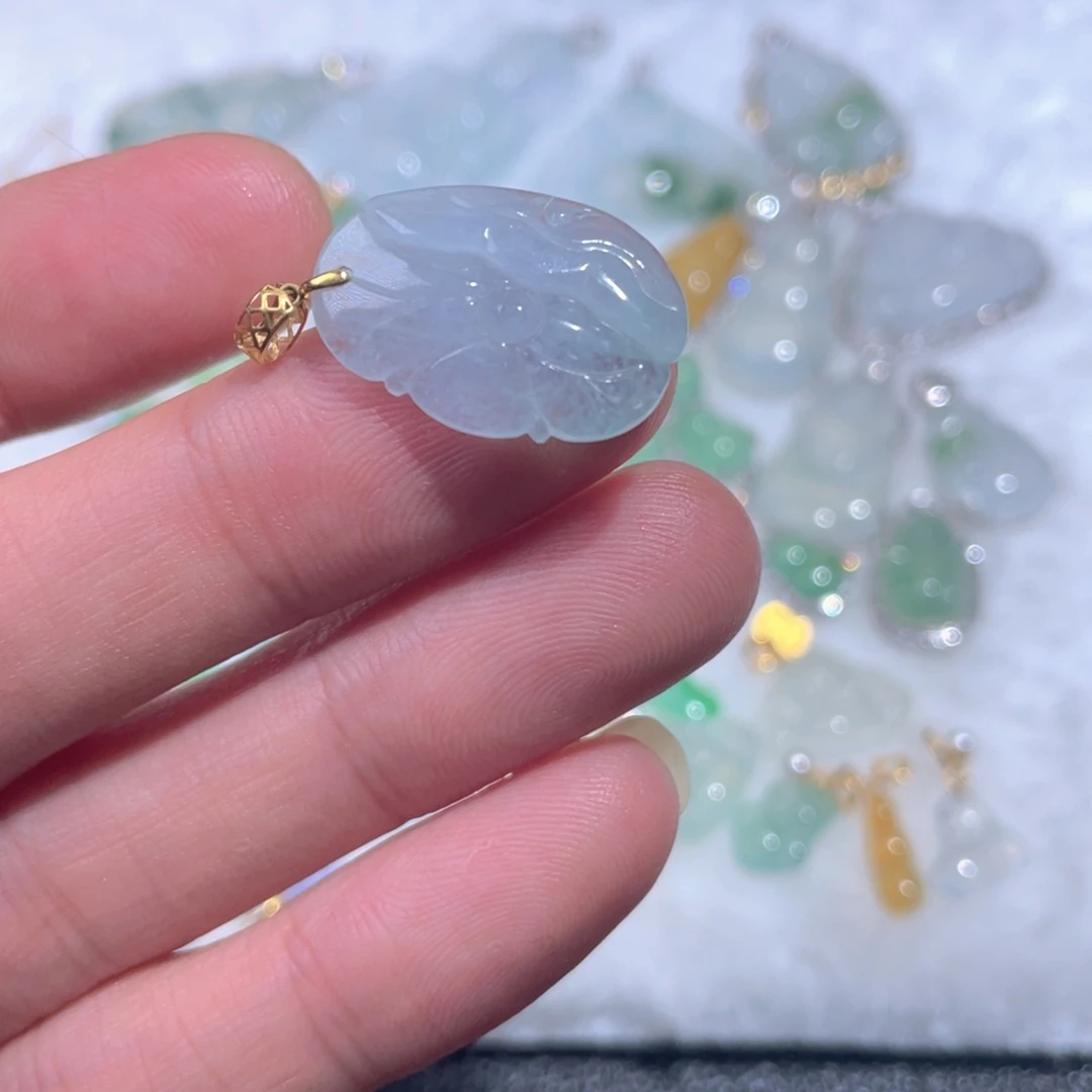 翡翠18K金镶嵌颈饰翡翠