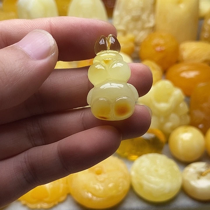 琥珀颈饰未镶嵌琥珀蜜蜡吊坠