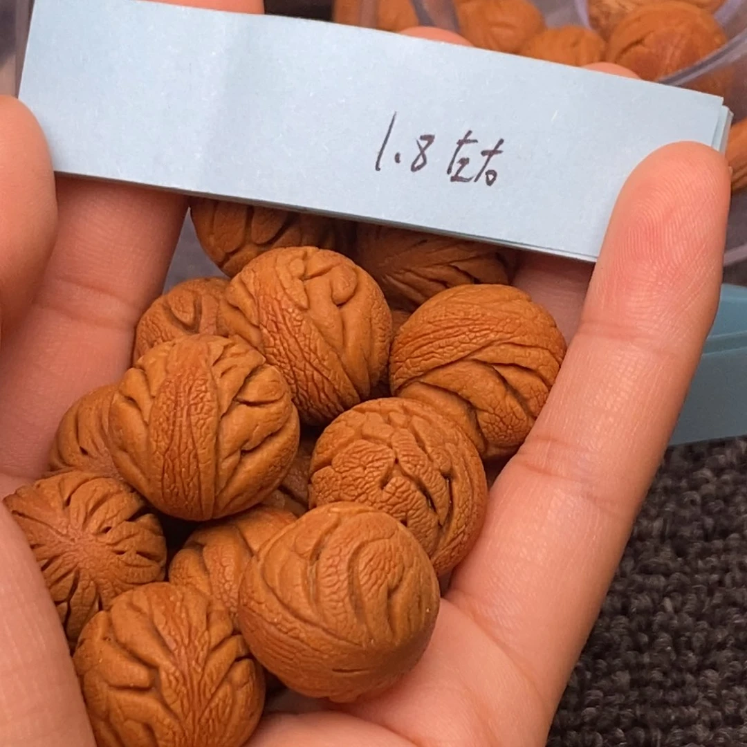 秦岭山脉龙纹桃核。14k