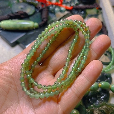 蛇纹石玉颈饰未镶嵌燕*