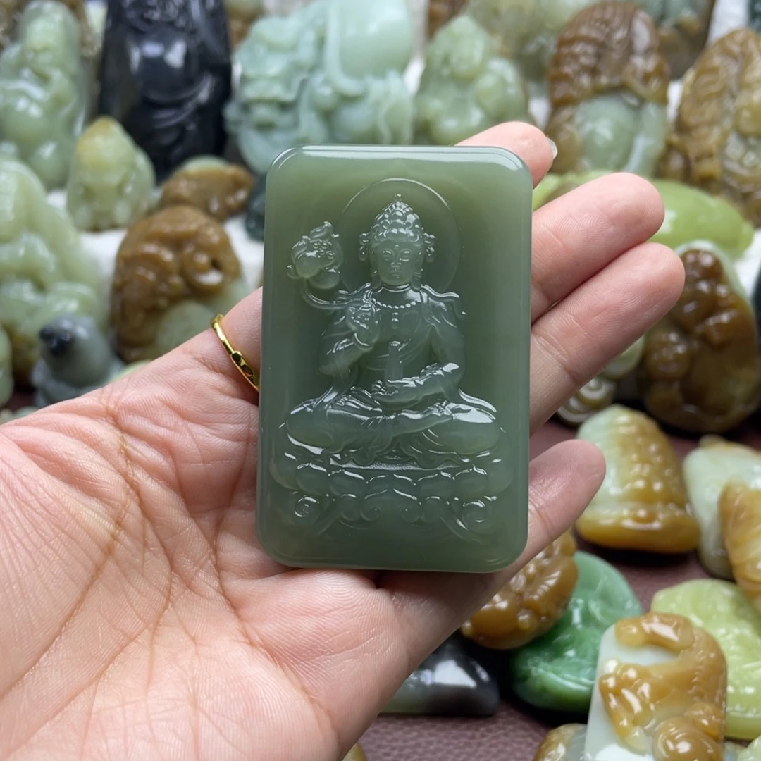 展***体颈饰未镶嵌和田玉