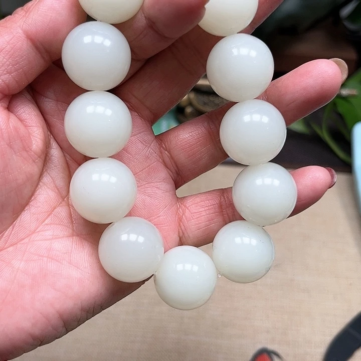 和田玉手串未镶嵌