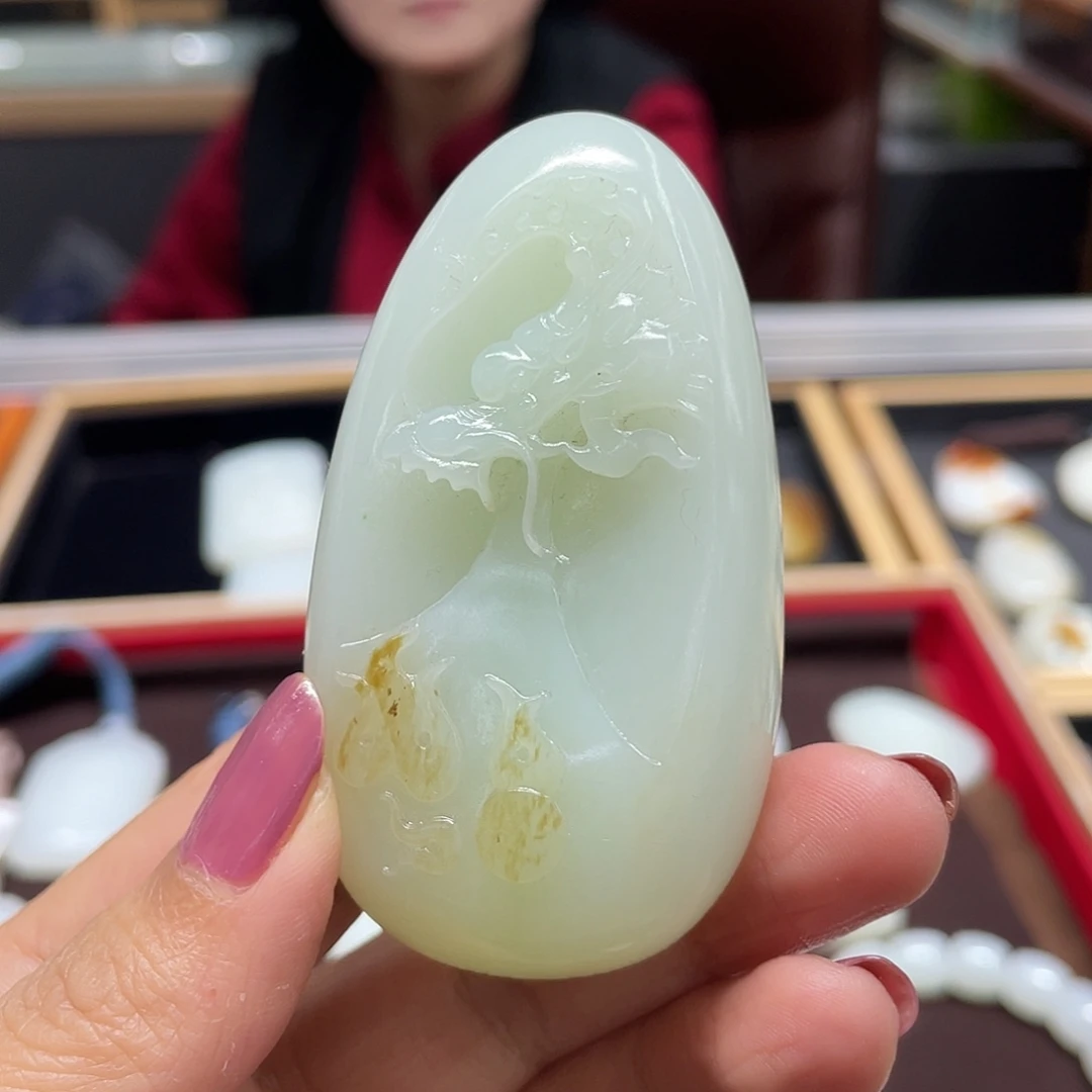 和田玉（糖玉）未镶嵌颈饰