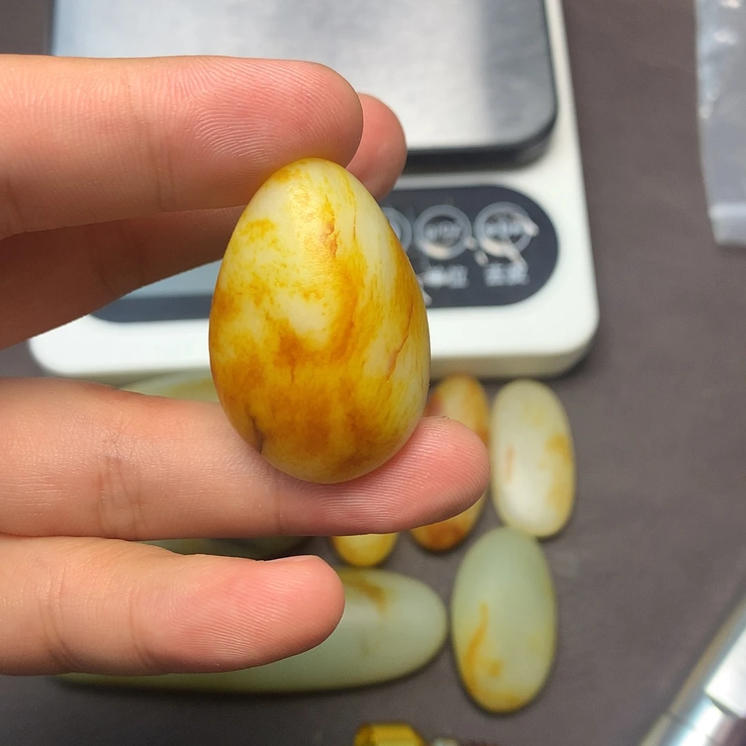 和田玉（糖玉）未镶嵌挂件