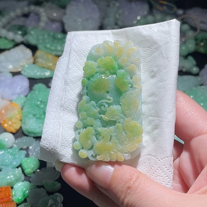 颈饰未镶嵌翡翠天