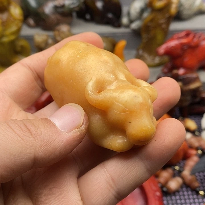 未镶嵌蛇纹石玉颈饰