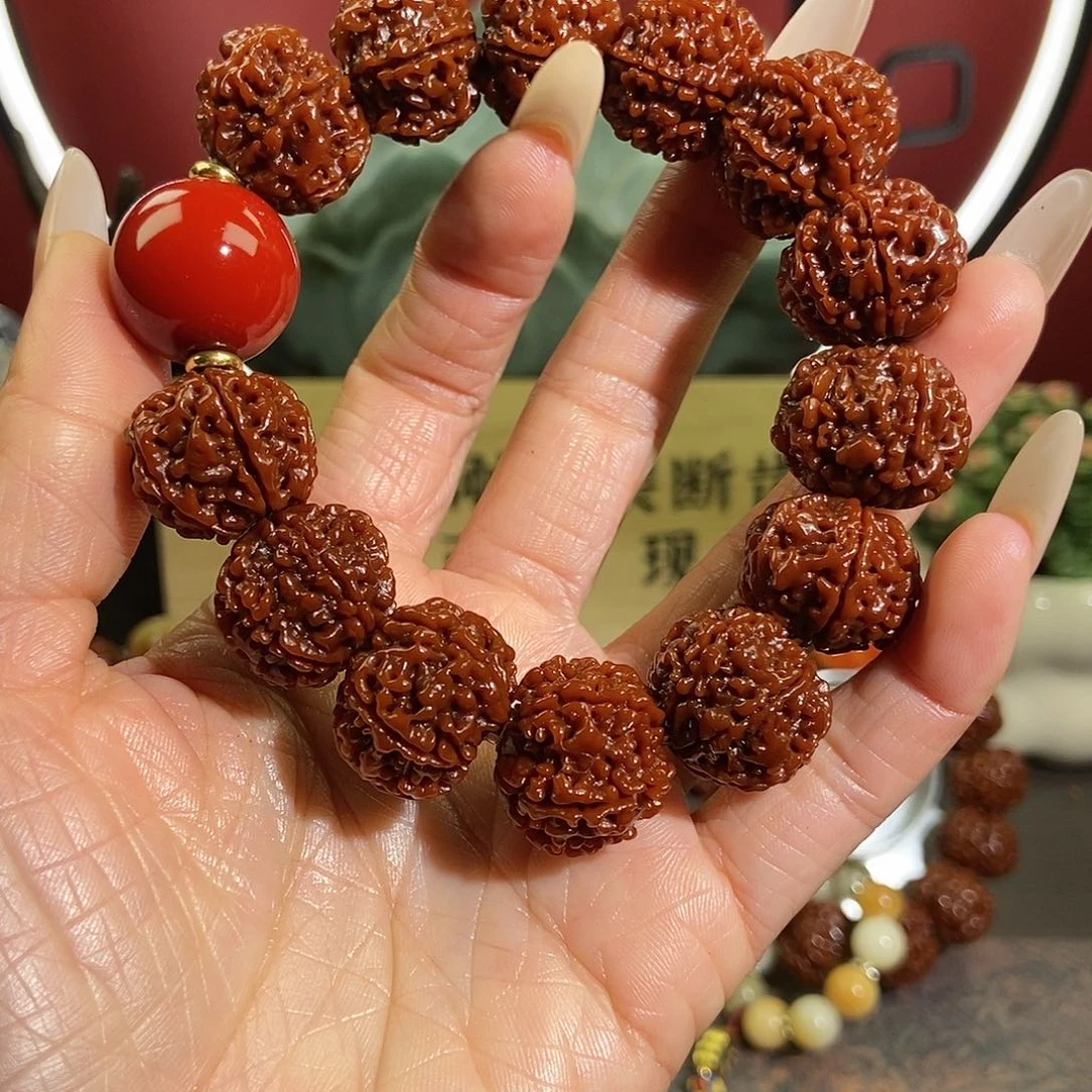 金刚菩提吊坠620红。              