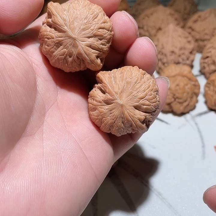 文玩核桃吊坠铁锤