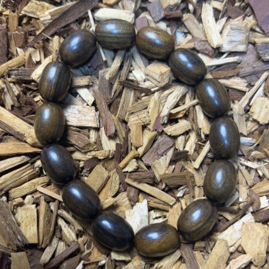 8 福来精选文玩沉香木作手串11mm