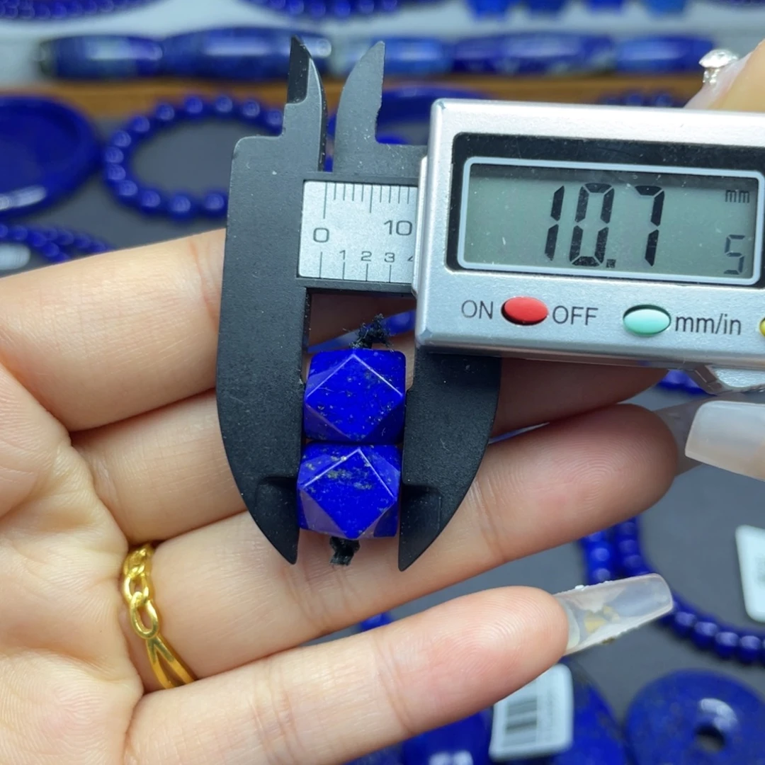 青金石未镶嵌唐八棱