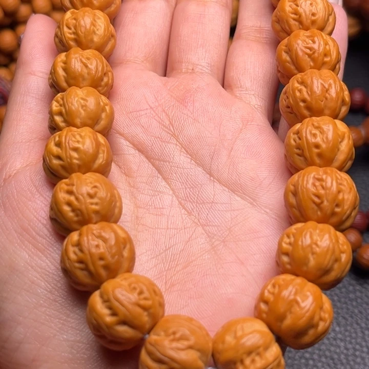 猴头核桃吊坠麻花手持17