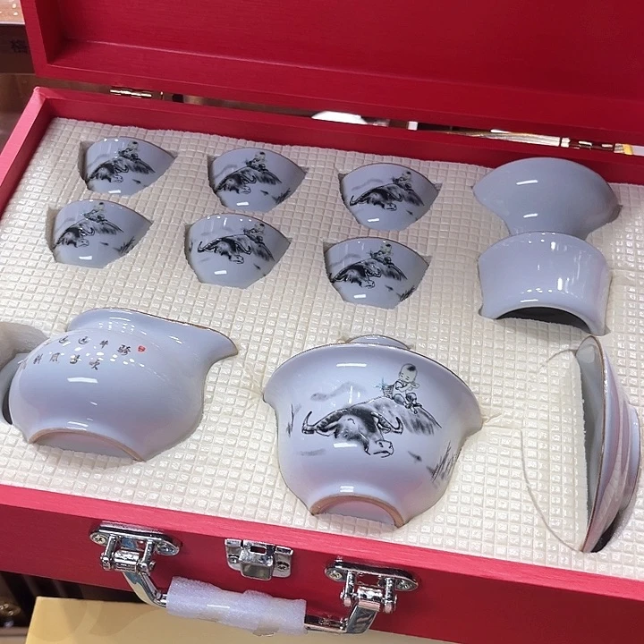 孤品茶具套装等。