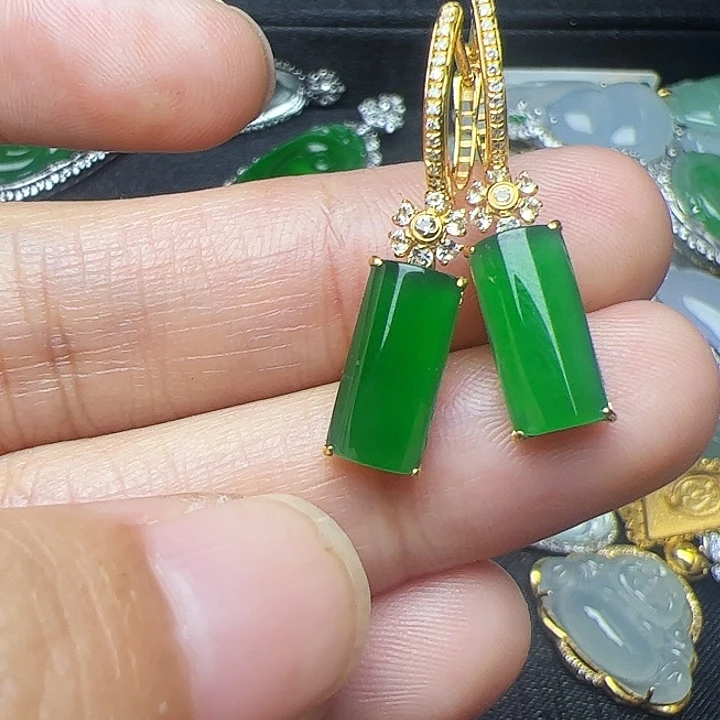 翡翠18K金镶嵌耳饰