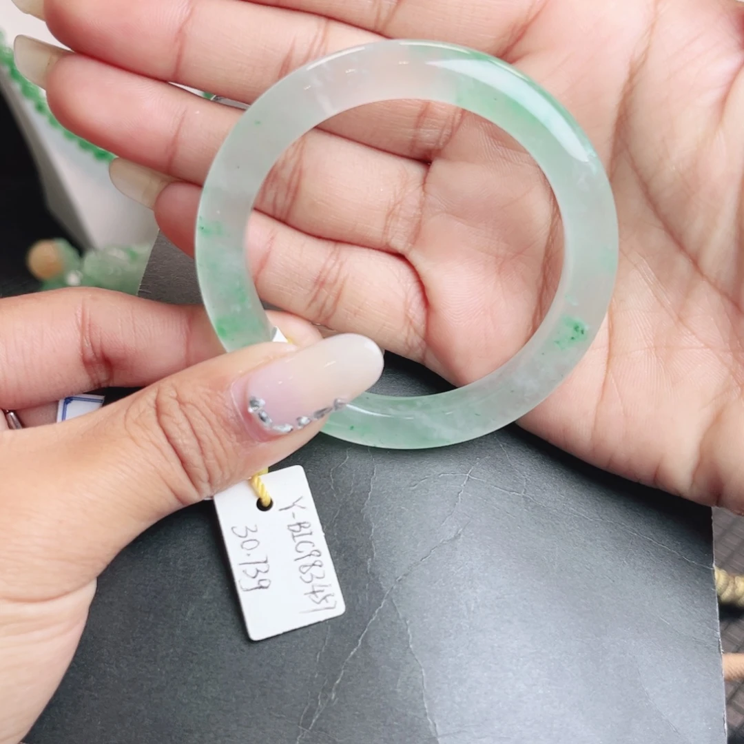 石英质玉未镶嵌手镯