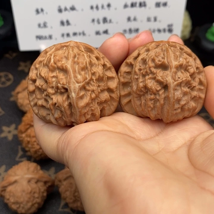 43尺寸白狮子已修尖