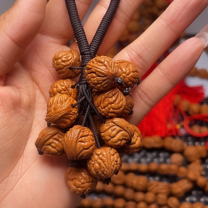 木质类龙纹桃枭挂件