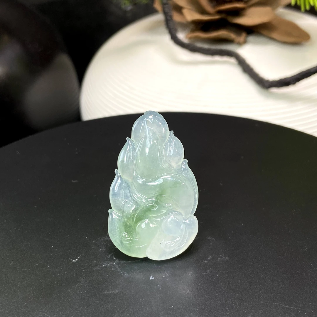 RX20天然缅甸A货翡翠冰胶绿九尾吊坠/089052/北京中保拍卖