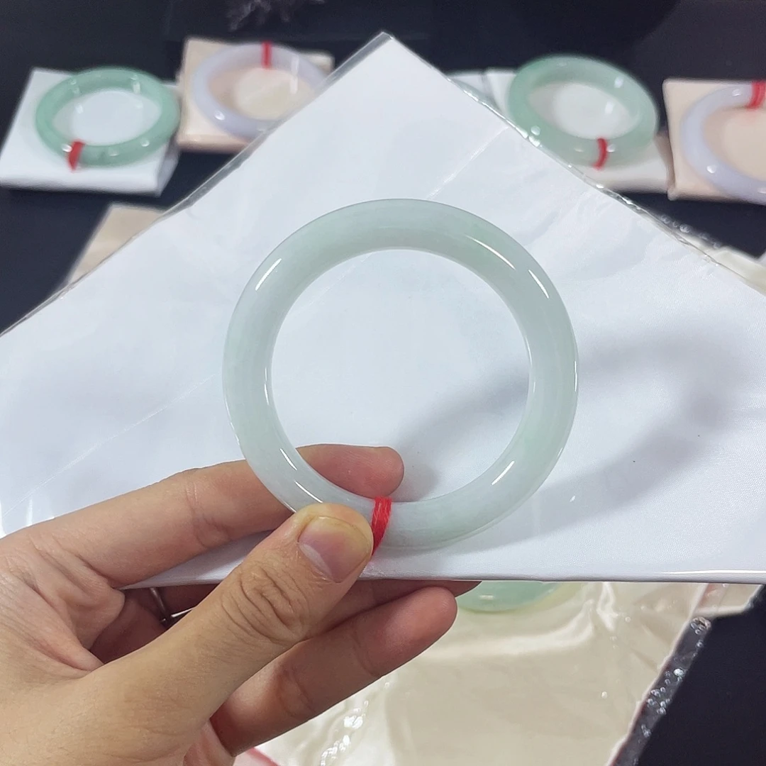 未镶嵌手镯翡翠天然翡翠手镯