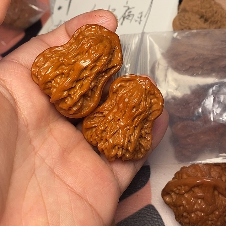 文玩核桃吊坠花生