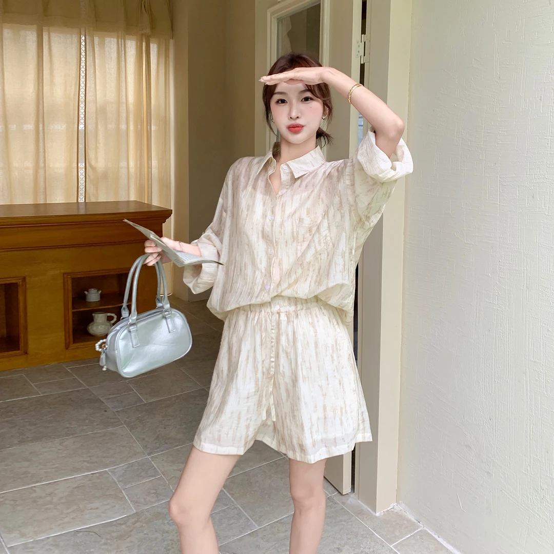 韩系扎染设计轻薄透气衬衫短裤套装女2025新款早秋慵懒风通勤穿搭