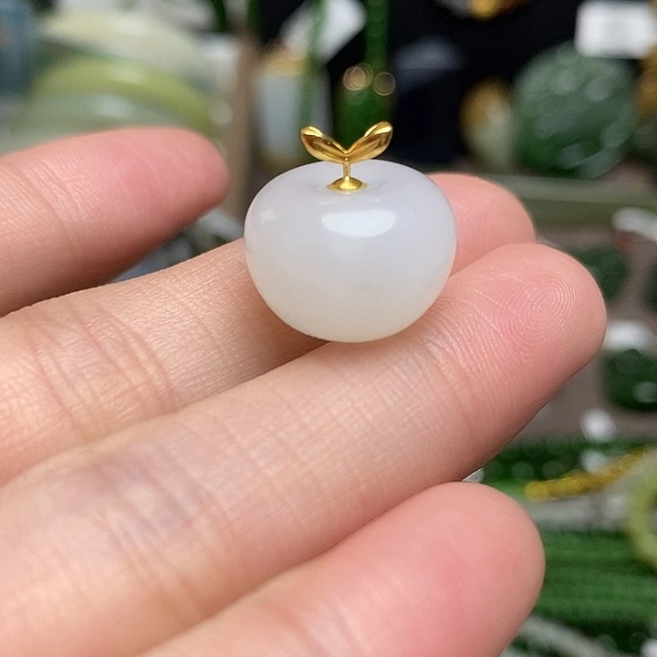 和田玉18K金镶嵌颈饰