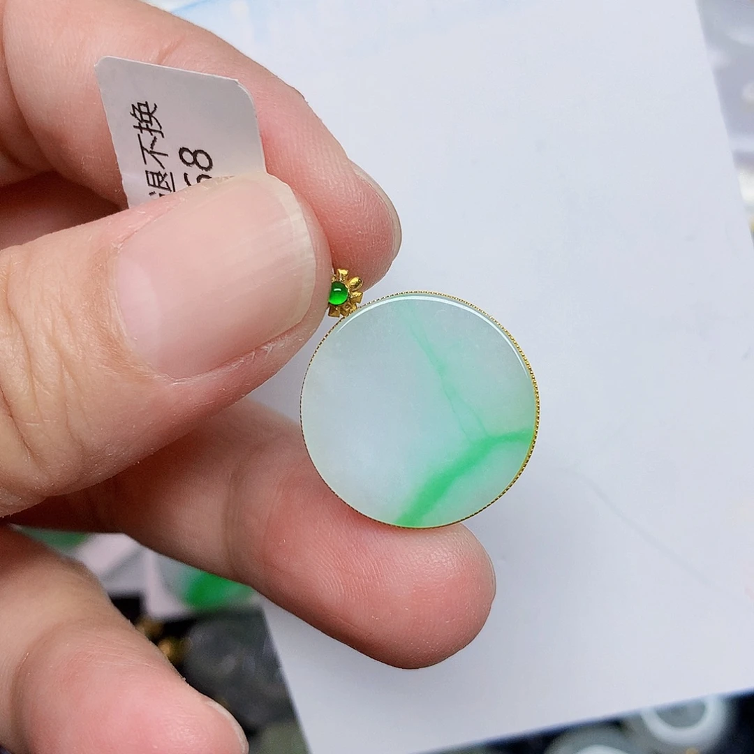 翡翠18K金镶嵌颈饰456675