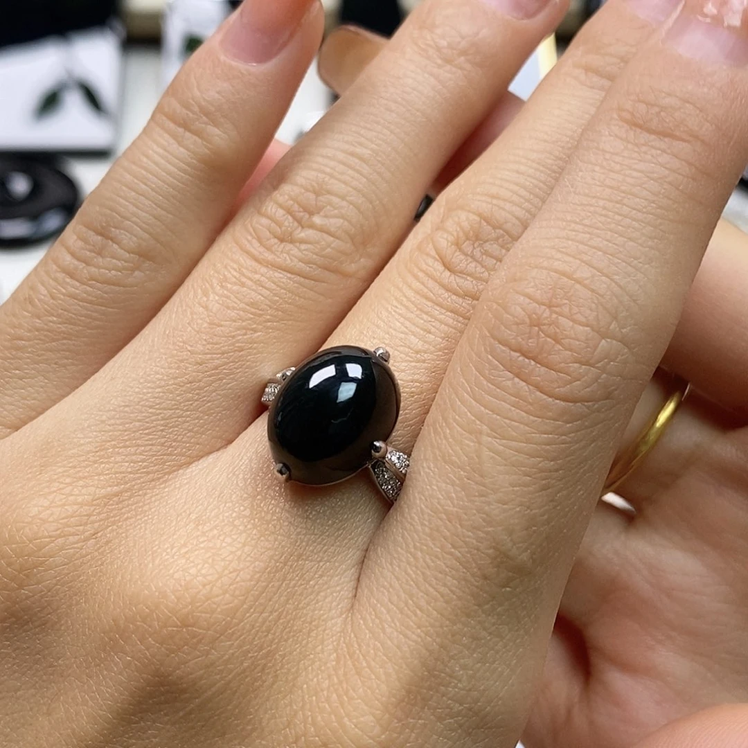 翡翠18K金镶嵌戒指