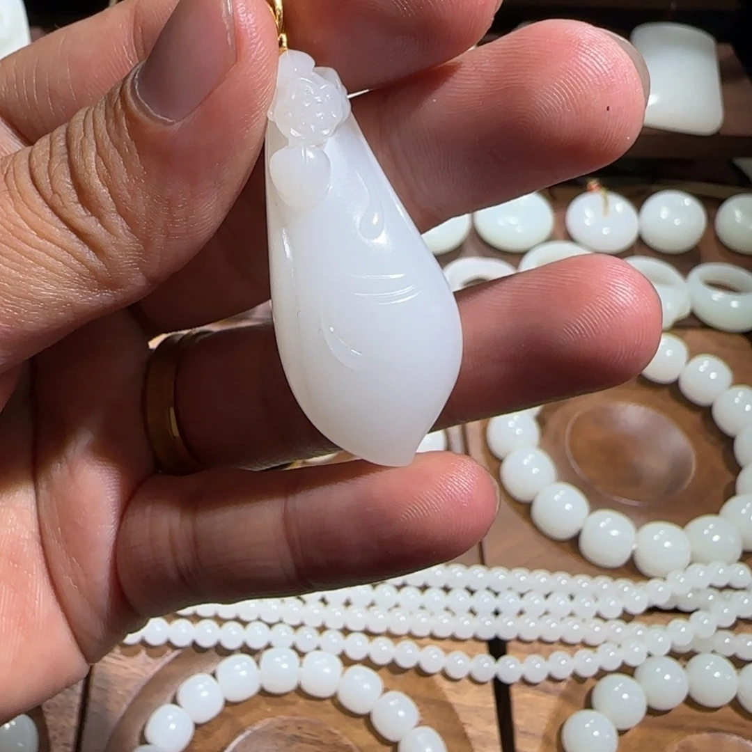 海***哥未镶嵌手链和田玉
