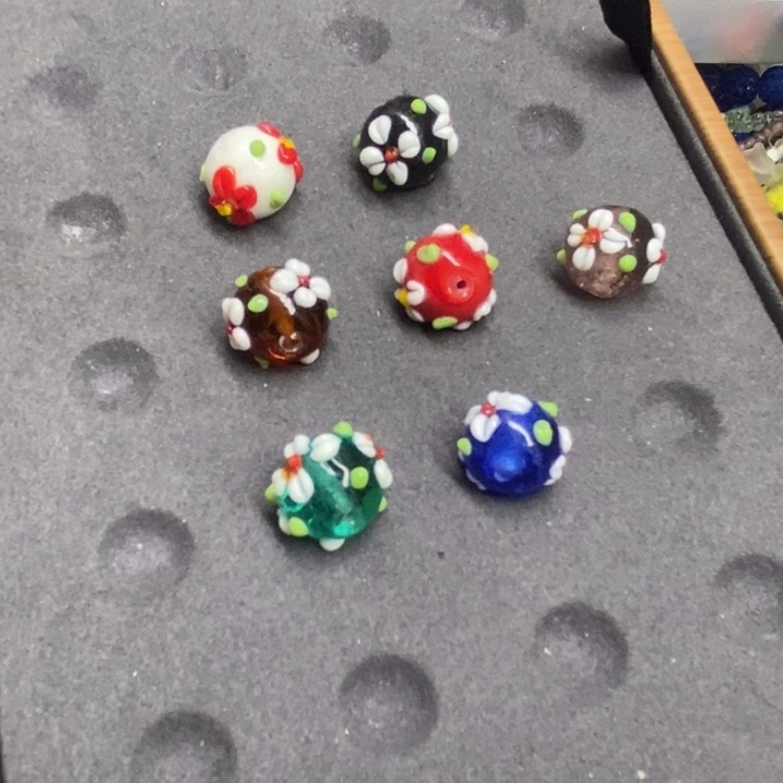 颈饰琉璃外镶嵌花多圆珠