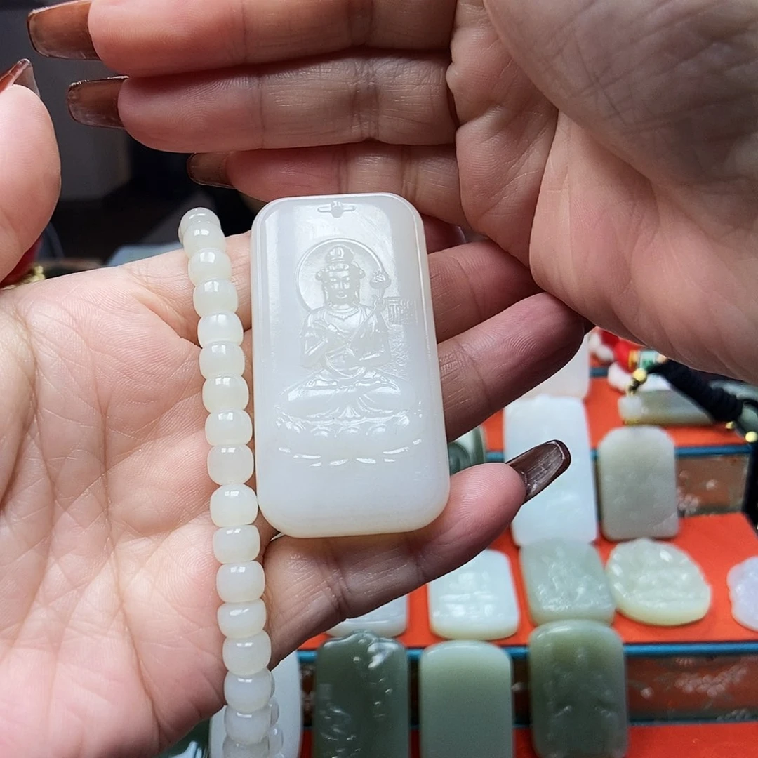 颈饰未镶嵌和田玉赤****车