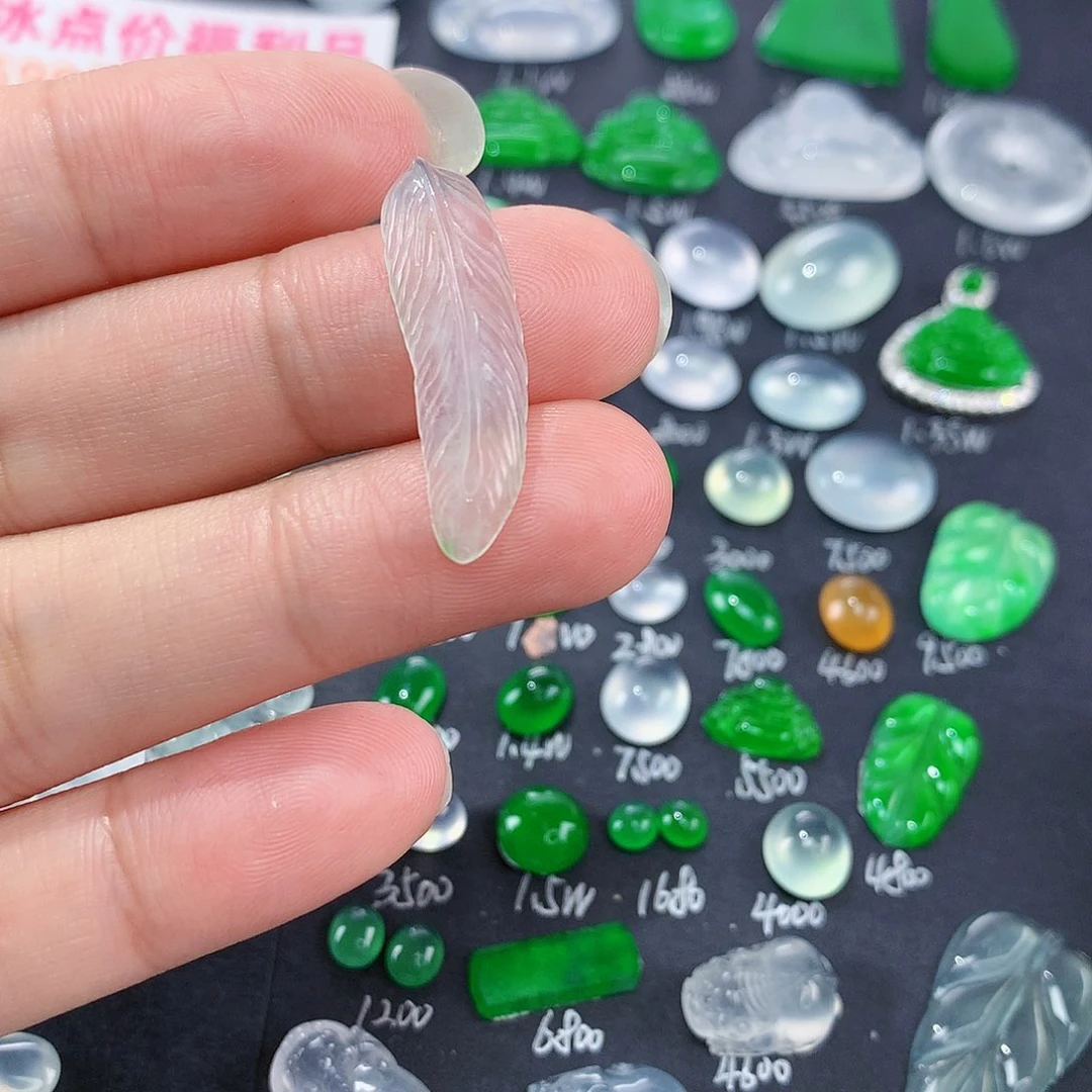 翡翠颈饰未镶嵌天然翡翠高冰凤翎