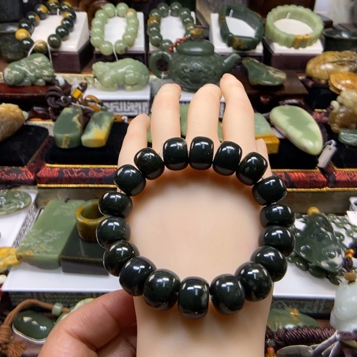 未镶嵌手串岫岩河磨玉（透闪石质玉）