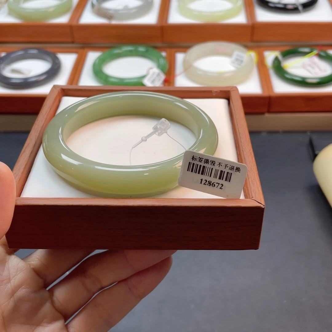 【闪购商品】未镶嵌手镯和田玉26奶蓝59.3