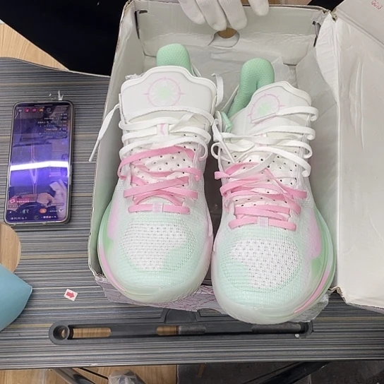 69号李宁篮球鞋44.280底微脏