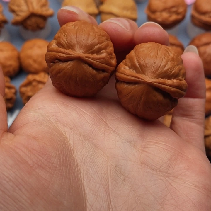 文玩核桃把件水晶佛肚