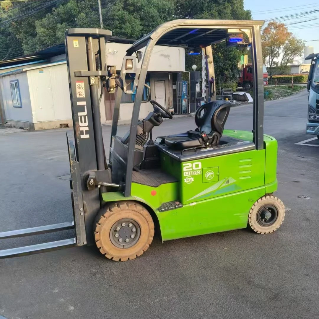 三级门架升高4.5米大品牌合力锂电池2吨电动叉车。