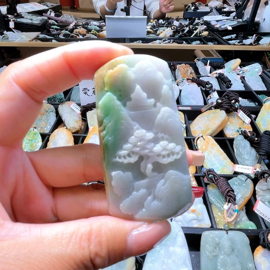 翡翠颈饰未镶嵌一个