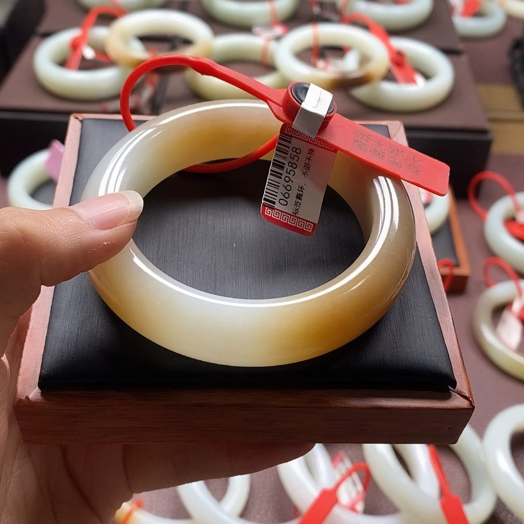 和田玉手镯未镶嵌萍****꧁